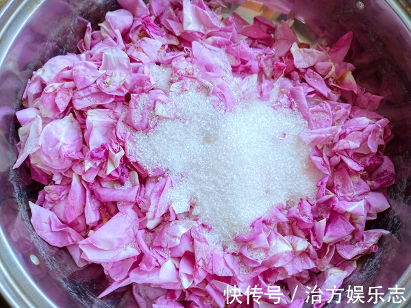 玫瑰|女人喝了这碗羹,皮肤不再干燥,补气养血,经常吃面色红润有光泽