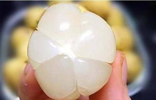 认不出|我赌一箱辣条,这5种脱了皮的水果,没吃过的话,第一眼都认不出