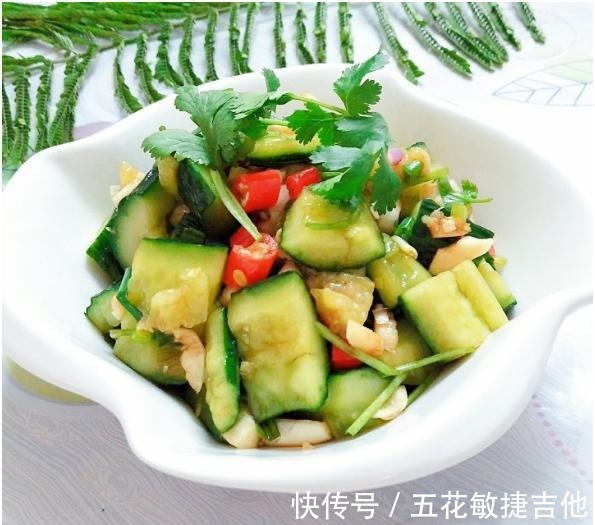 黄瓜|拍黄瓜要不要放盐很多人不会做,教你一招,黄瓜爽脆入味不出水!