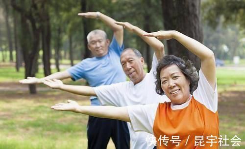 冠心病|高血脂“害怕”3件事,你若能坚持,血管一天比一天干净!