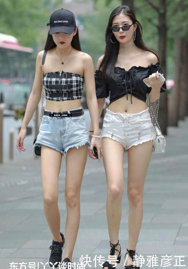 短裤 双胞胎眼光真不错,同穿一件短裤,左边的更魅力十足吧