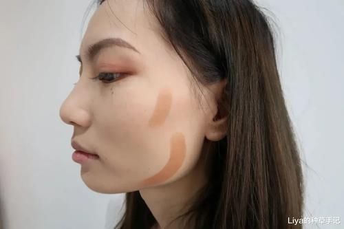 女生巨显老的4款发型，你可千万别剪