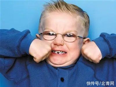 患儿|儿童抽动症的居家治疗对策 哪些情况需要就医？