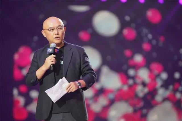 宁在宝马车里哭,《非诚勿扰》女嘉宾马诺,10年收敛锋芒变化大