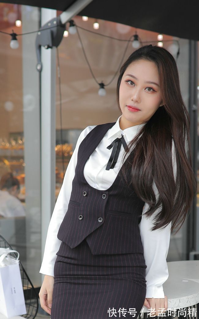 时尚|职业装的搭配绝对是吸引人的,穿起来特别的显气质,时尚而且漂亮