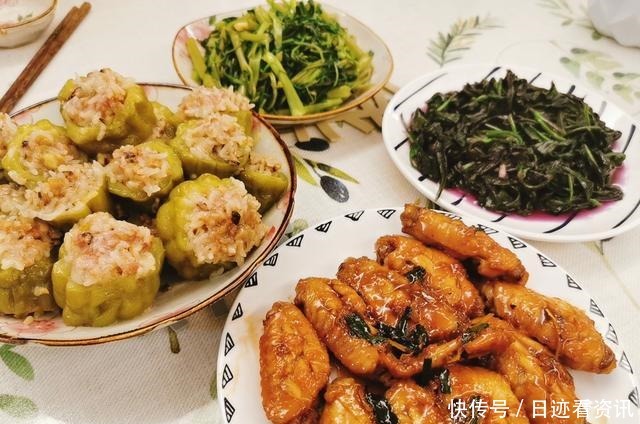 曬曬我家的午餐,簡單的家常菜,好吃又省錢,早就忘了外賣的味道