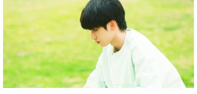 少年说唱企划|严浩翔退出少年说唱企划，峰峻文化回应：尊重节目内容的调整！