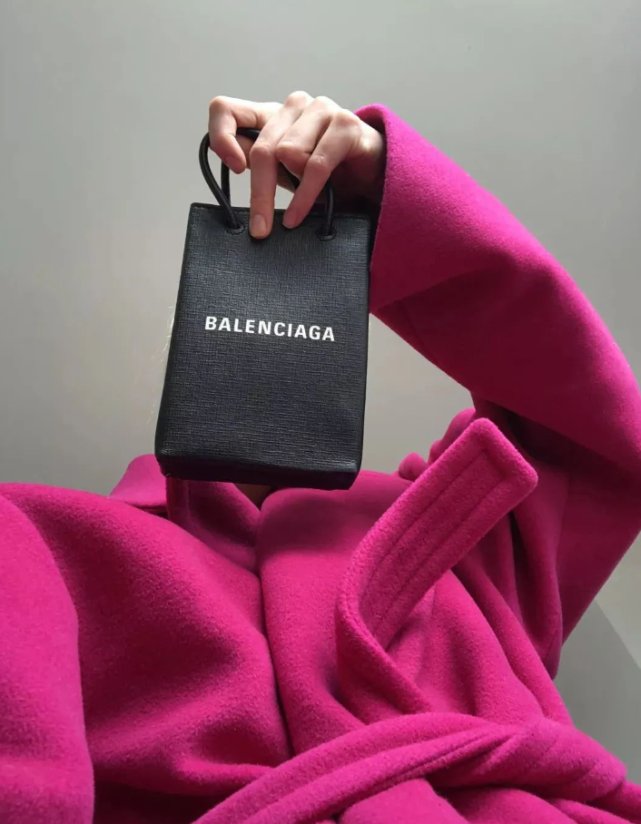 fendi|不会吧？原来最火的包包是「购物袋」