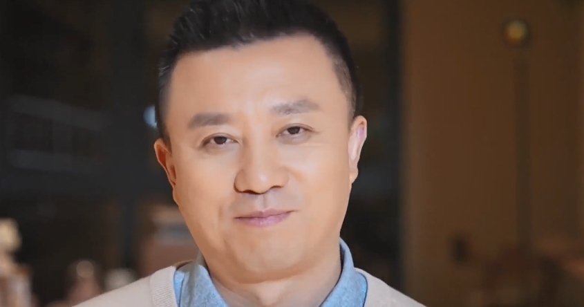 央視：主持陣容重創(chuàng)新，《新聞聯(lián)播》3位播音員首次同臺搭檔出鏡