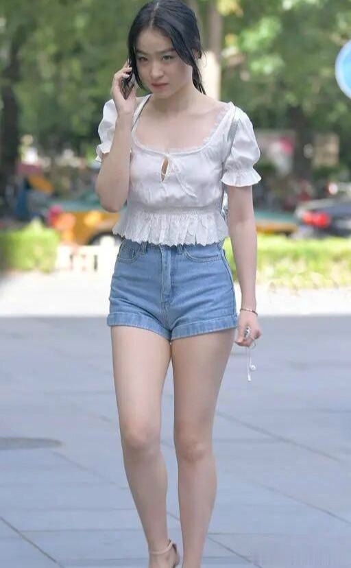 时髦|腿粗不能穿短裤扔掉你的偏见吧,只要选对了,时髦又显瘦