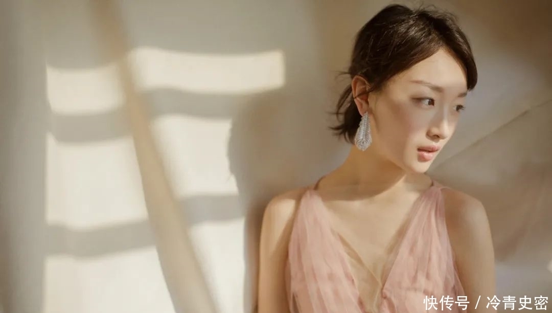 小黄鸭|小黄鸭索要高片酬?一线男演员旧情复燃?应采儿吐槽陈小春?