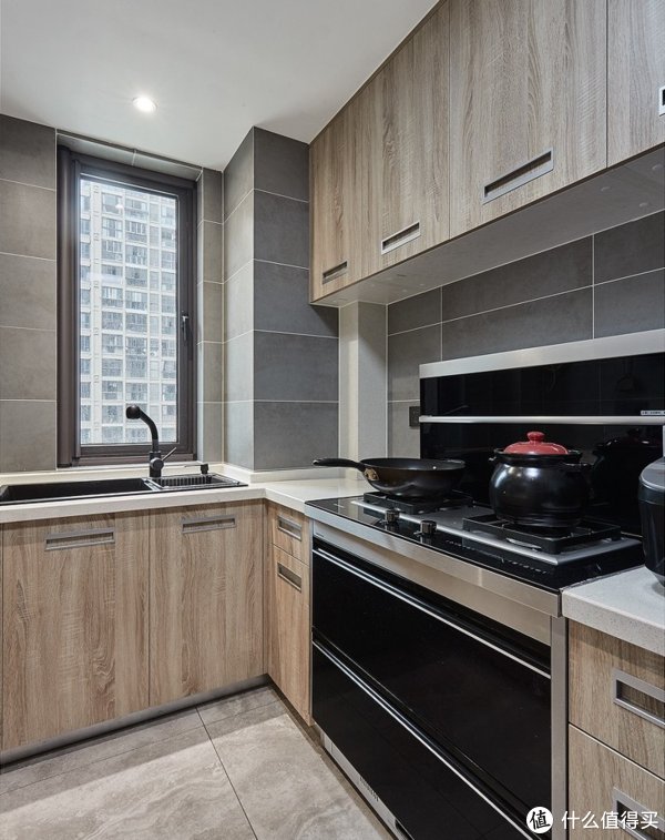 推拉窗|厨房门洞、窗洞太小怎么办？应该怎样选择合适的门窗？