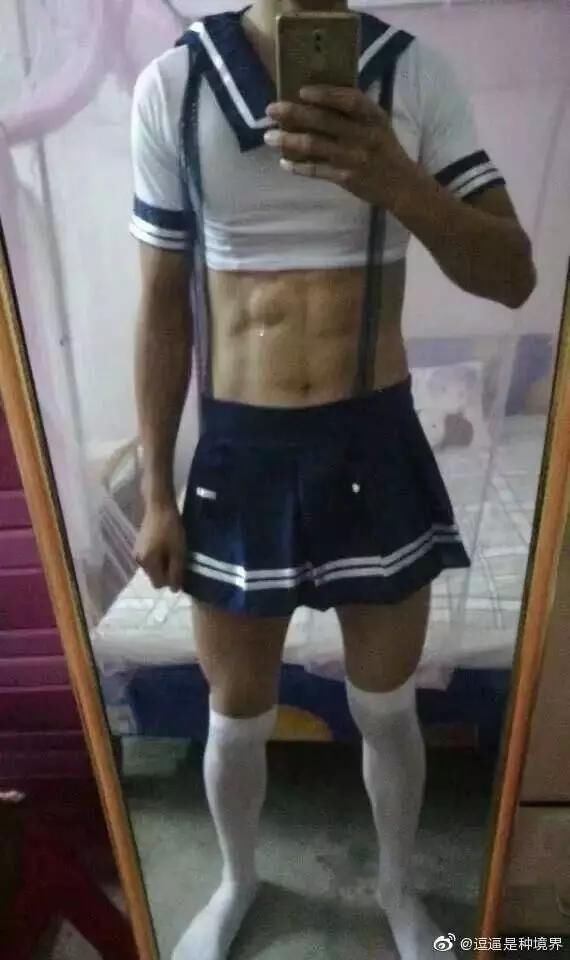 男生|“男生腹肌对女生的吸引力有多大?妈妈我又恋爱了啊啊啊!”