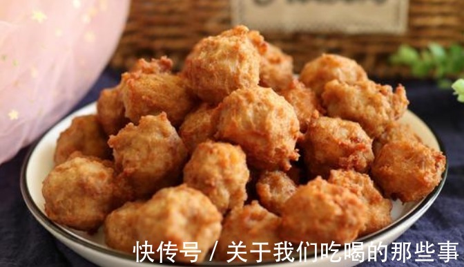 炸肉丸子要掌握“加2样2技巧”，外酥里嫩，咸香可口，放凉也不硬