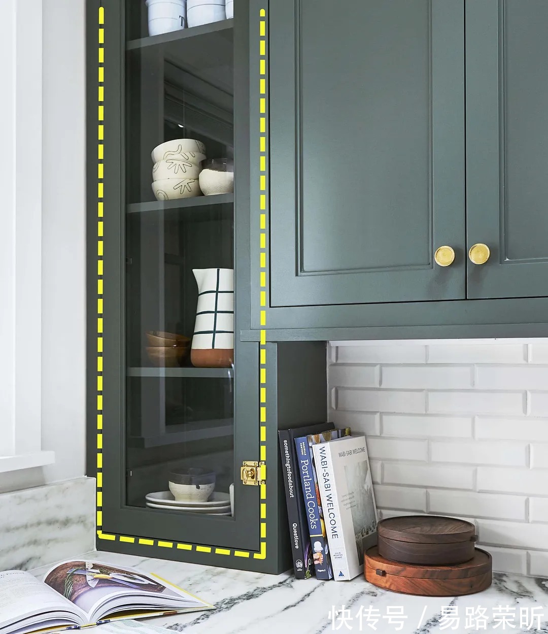 踢脚线|如何在同样的厨房空间里,比别人家多出双倍、四倍、六倍...的收纳空间呢?