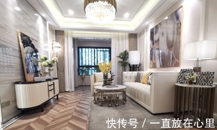 背景墙|罕见的法式风格装修,98㎡三室两厅,装得比120㎡还要漂亮大气