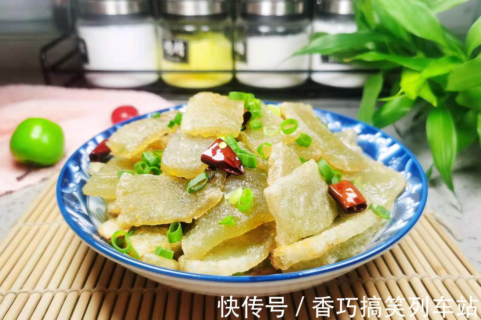 焖子|夏季,我常吃粉渣,买来不熬不蒸,上锅一煎一炒,香而不腻,解馋