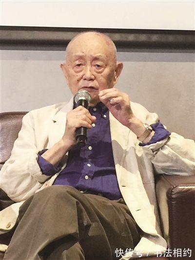 老顽童@98岁的黄永玉手抄诗歌为60岁的崔健庆生,字迹个性鲜明,晋唐味足