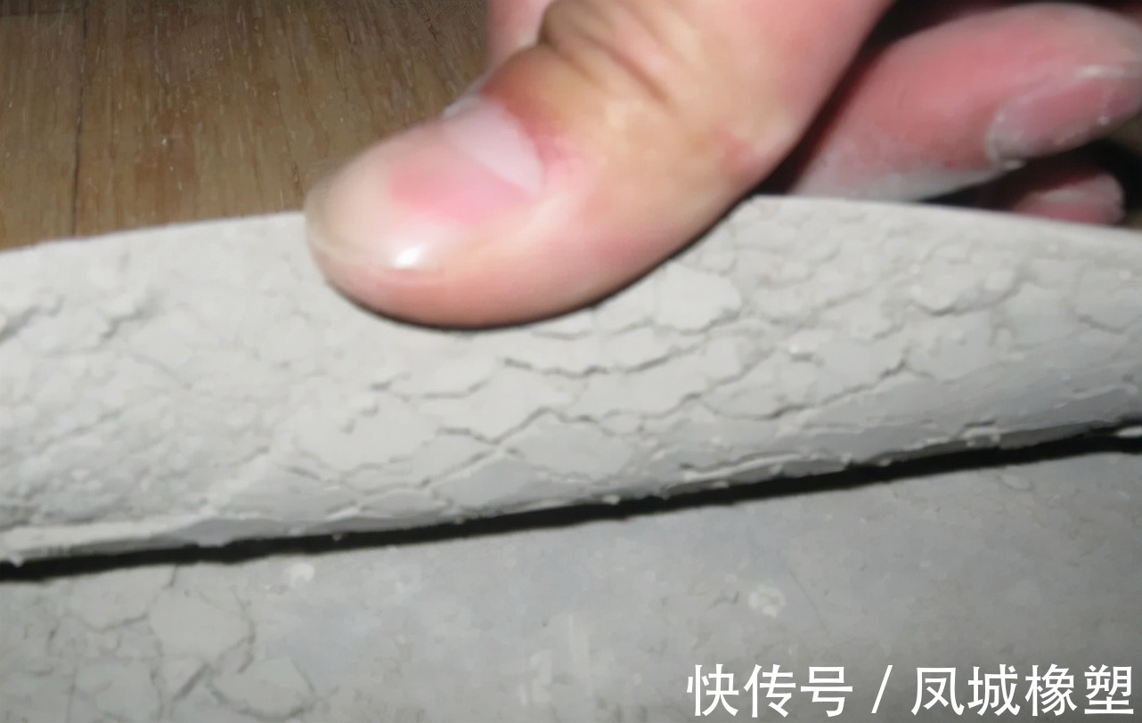 pvc塑胶地板|石膏基自流平上铺什么地板好？能不能铺PVC塑胶地板？