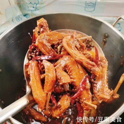 拌饭|下饭神器卤味一锅出，拌饭还能吃三碗