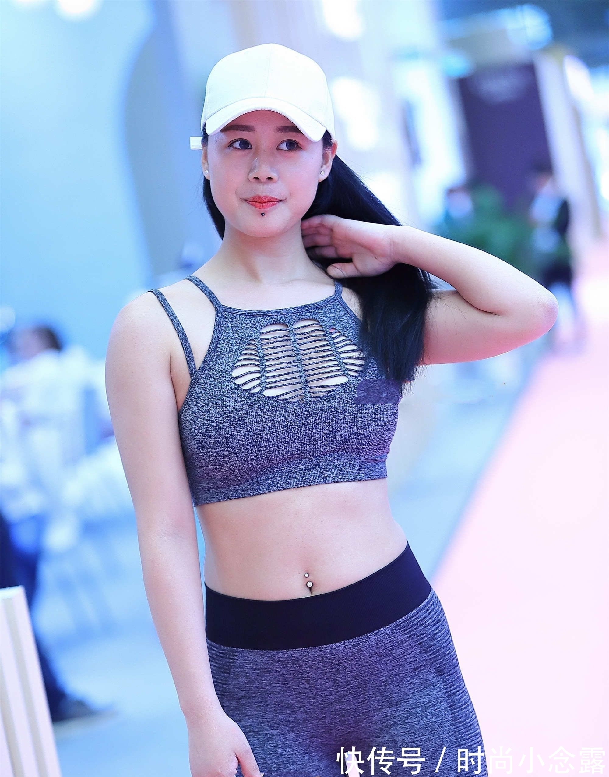 瑜伽裤 短款上衣搭配瑜伽裤,利落还大方,运动风格完美展现