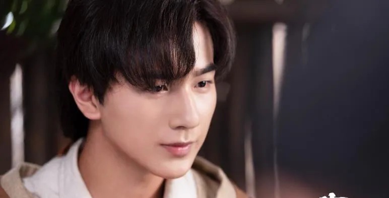 变形|他因参加《变形计》出道,之后资源一路好走,如今因成毅而走红