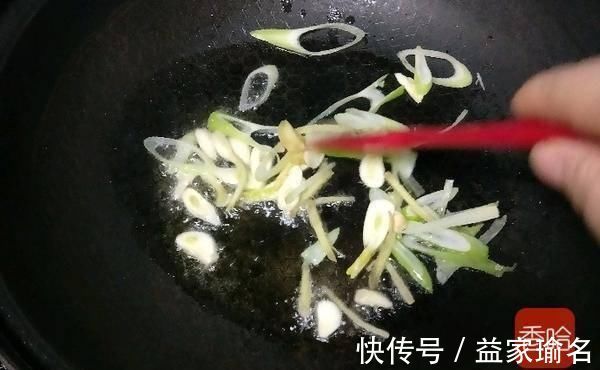 肉馅|这菜我们家一周吃3次,又香又有嚼劲,上菜连料汁都没剩