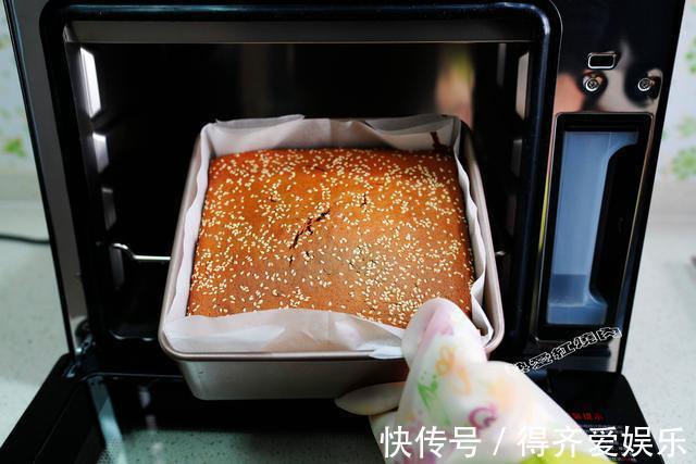 灰枣|六个鸡蛋外加二两红枣，网红枣糕教你在家做起来，制作简单零失败