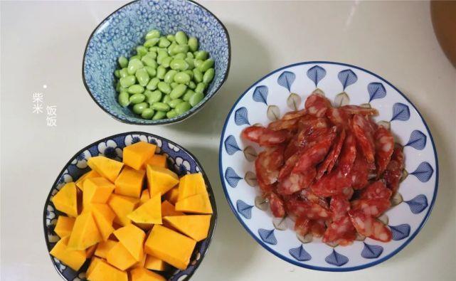 腊肠|做焖饭，这3种食材是绝配，营养丰富味道好，煮一锅家人都爱吃