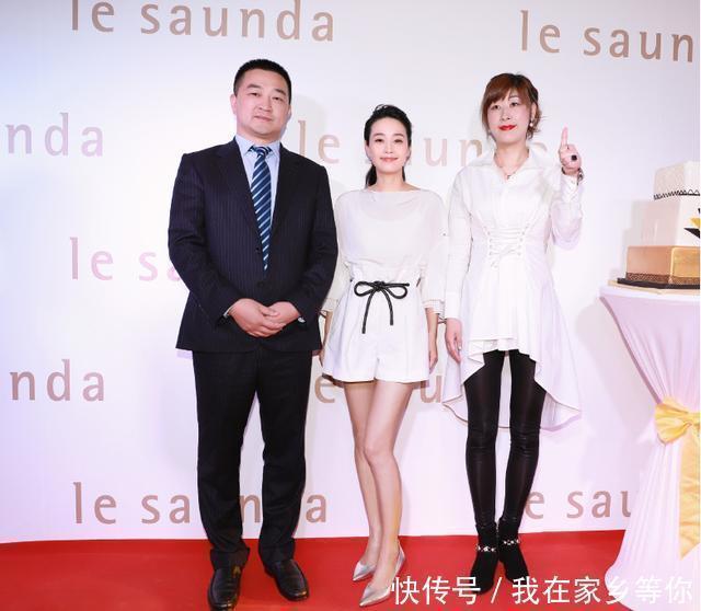 上衣|长发的马伊琍有点显普通,穿白上衣配白裤,模样减龄年轻感十足