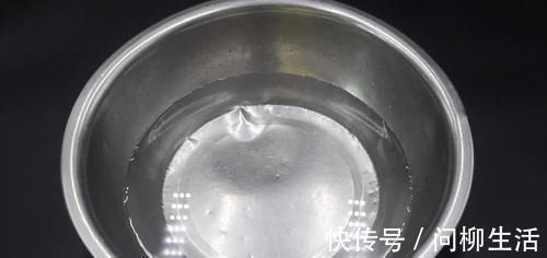 天天拖地还不干净？教你用一秘招，拖一次几天都很干净，太实用了