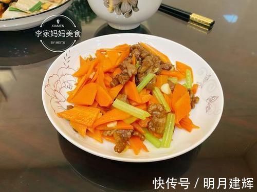 晚餐|夫妻俩的极简晚餐,3个家常菜,花不了20块,吃得连汤汁都不剩
