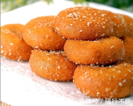 红薯不蒸不煮,教你一个新做法,手不沾面,就能做出一张饼!