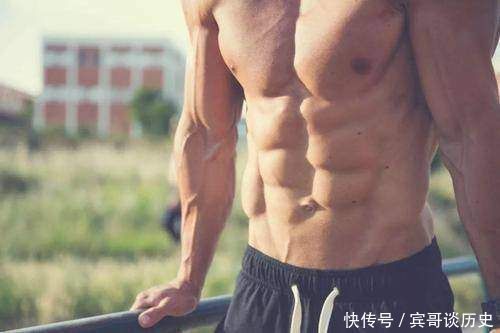 手肘|胸肌练不厚,多做屈臂撑,健身教练很多人的屈臂撑做错了