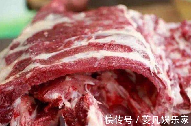 买排骨,只挑大的是“外行”!牢记“买3不买3”,保证新鲜又营养