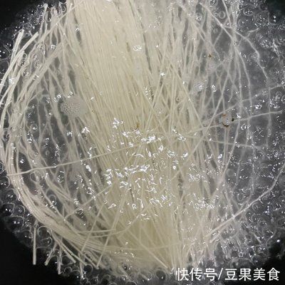 蛋饼|据说这个时候吃鱼饼虾面，是最好的