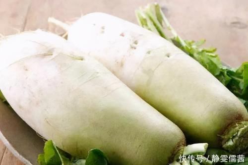 调萝卜馅,下锅焯水还是用盐杀水?学会这么做,味道更香还不出水