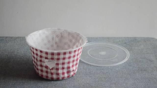 圆形打包盒你还舍得扔掉吗?放在卫生间太有创意了,省钱又实用