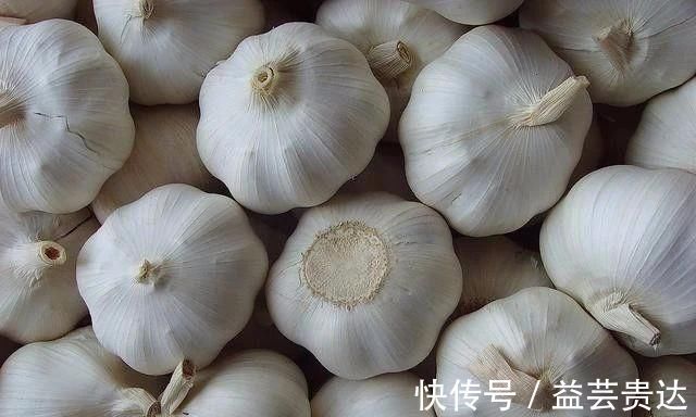 乳腺疾病|体检查出乳腺结节,这类食物再馋也不能吃,一定要记住!