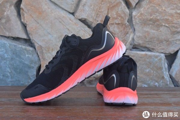 跑鞋|入门跑鞋新选，咕咚10K悦弹跑鞋体验：轻弹又透气，还有多重防护