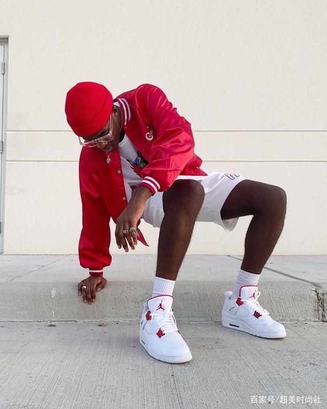 t恤|黑人时尚模特走红网络，复古时尚风引人注目，还获评最佳着装奖