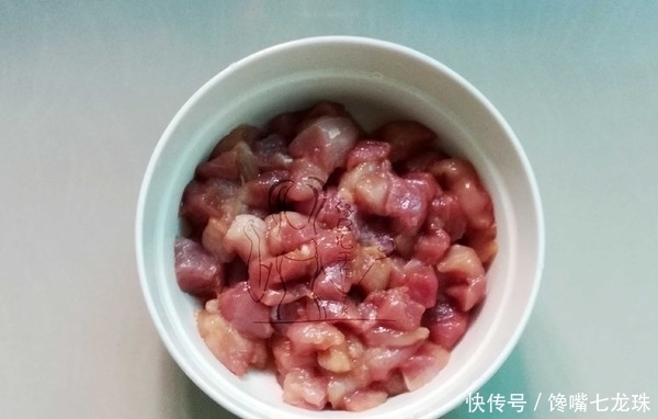 毛豆炒肉末,颜色鲜绿又香又嫩,超好吃的下饭菜,拯救你的食欲