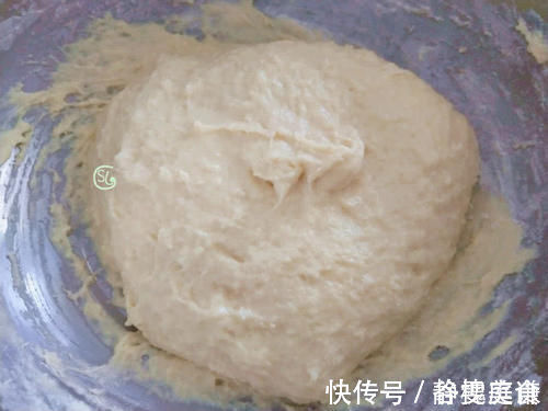 红豆蒸糕|红豆不煮粥,试试这样做,锅中一蒸,蓬松暄软又香甜,做法还简单