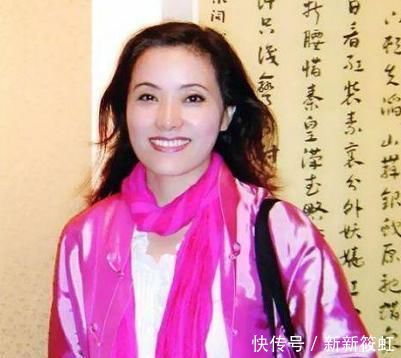 美女书法家毛燕萍书法美到极致,书功非凡,不愧为江南才女