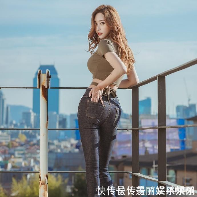 装扮 无懈可击的“牛仔裤”,随意地装扮都非常迷人