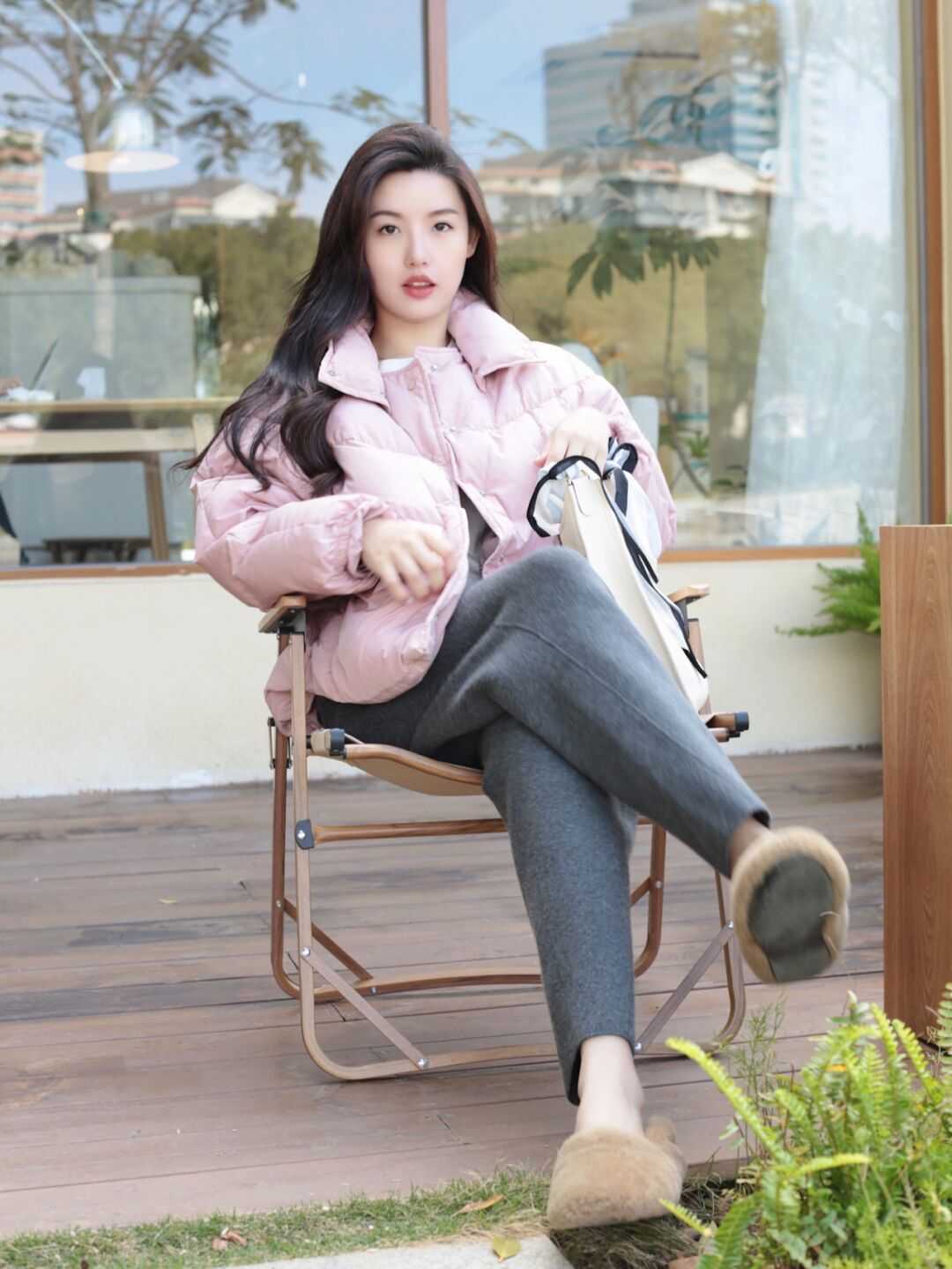 碎花裙 怎么穿保暖又减龄?快来试试这些“早春色”单品,甜美温柔又时髦