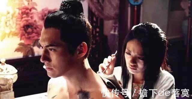 燕青#水浒中,哪位梁山好汉的纹身最霸气九纹龙排倒数,第一是个女的