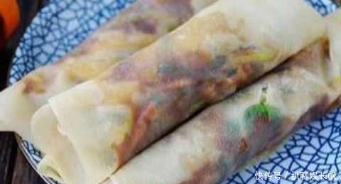 面皮|夏天饺子皮在我家这样吃 上锅一蒸就能吃 鲜香解嫩比凉皮香