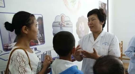 孩子|吃一餐等同于10瓶罐头的“毒晚餐”,若娃经常吃,易积食变矮个