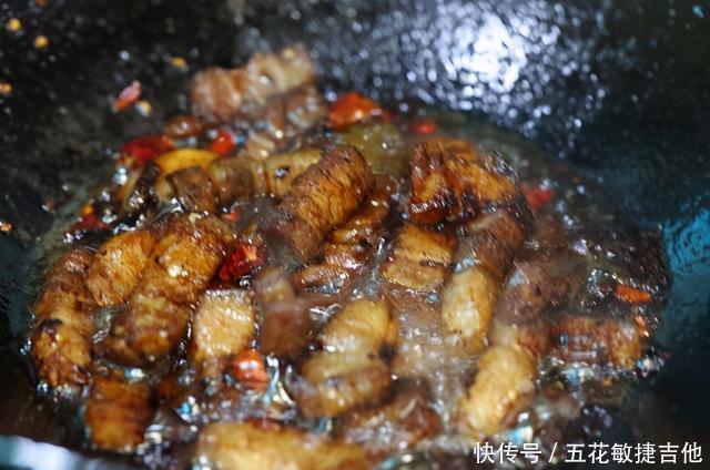 炖肉|干豆角怎么吃教你炖肉贴秋膘,豆角吸满了汤汁,混着米饭太香了